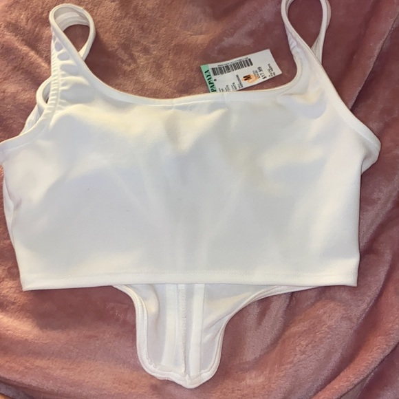 WHITE TOP - Picture 3 of 3